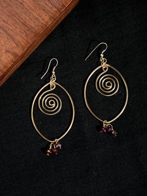 gold metal drop earring - 16831849 - Standard Image - 3
