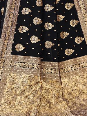 self design woven saree with blouse - 16832758 - Standard Image - 3