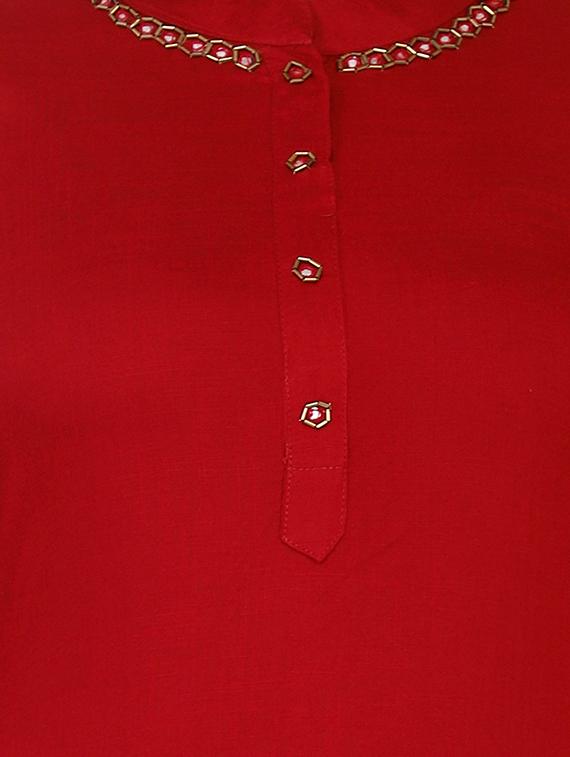 maroon embellished straight kurti - 16832840 - Zoom Image - 5