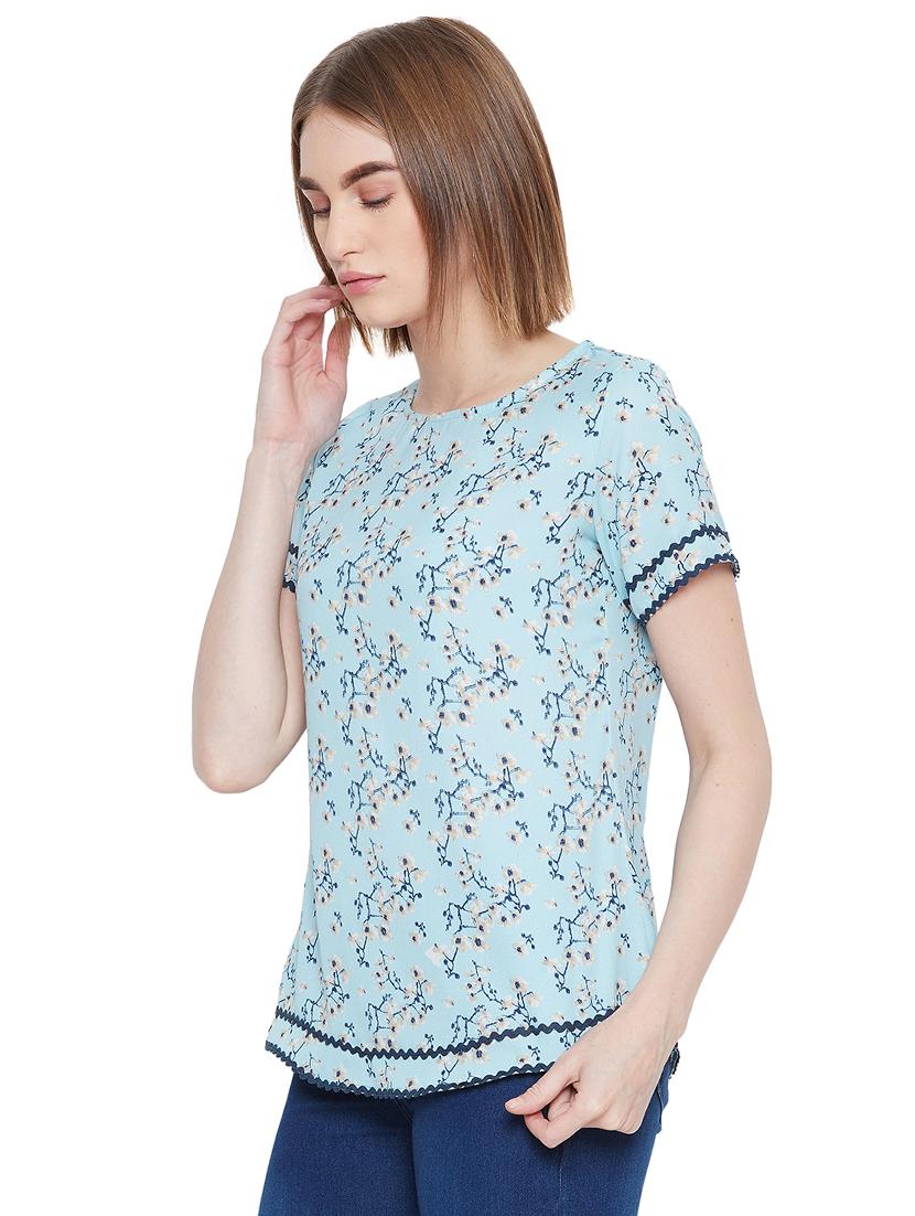 lace detail floral top - 16833187 - Zoom Image - 2