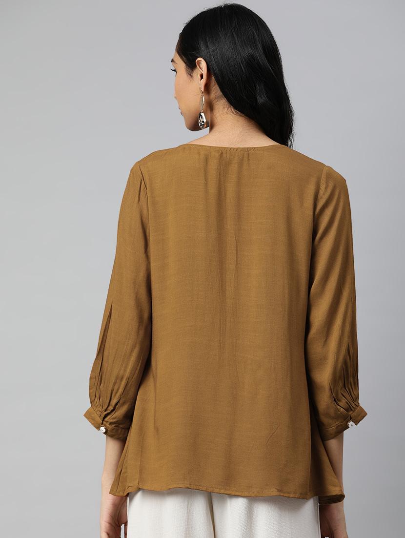 v-neck pleat detail top - 16833315 - Zoom Image - 3