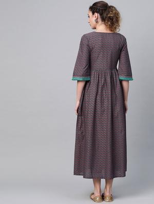 round neck gathered chevron maxi dress - 16838171 - Standard Image - 3