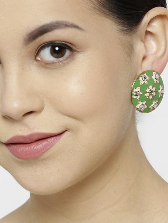 green brass studs earring - 16839508 - Zoom Image - 4