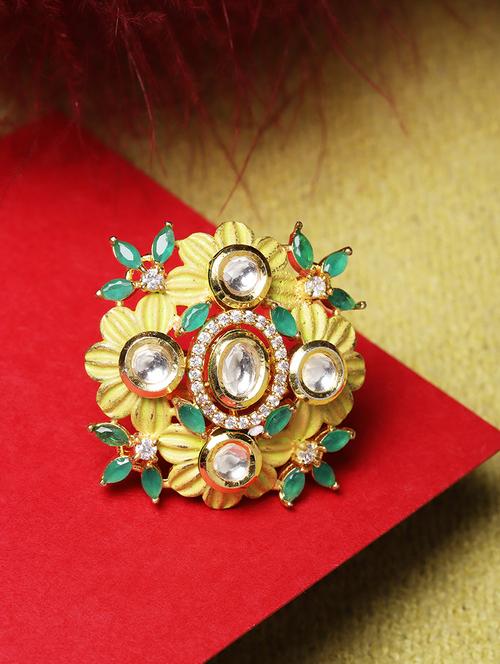 green brass finger ring - 16839599 - Standard Image - 1