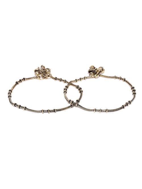 gold metal anklets and payal - 16840930 - Standard Image - 1