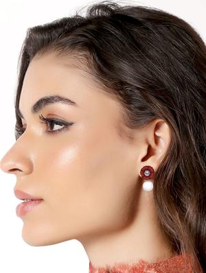 red metal studs earring - 16841846 - Standard Image - 4