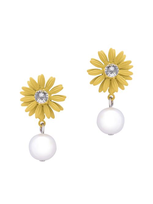 yellow metal studs earring - 16841849 - Standard Image - 1