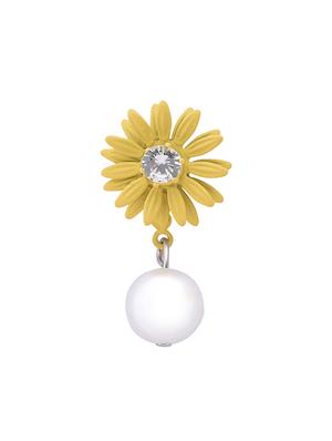 yellow metal studs earring - 16841849 - Standard Image - 3