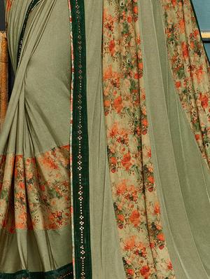 floral bordered saree with blouse - 16846965 - Standard Image - 2