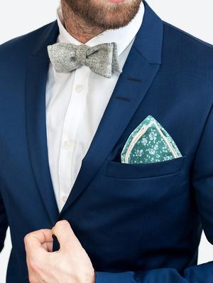 green cotton pocketsquare - 16847971 - Standard Image - 3