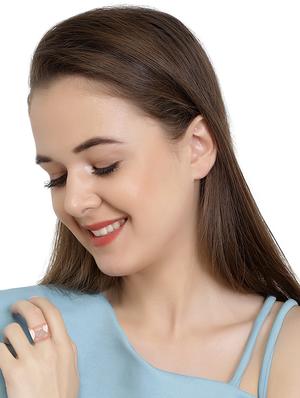 gold metal finger ring - 16848087 - Standard Image - 5