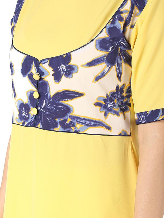 contrast yoke flared kurta - 16849229 - Zoom Image - 4