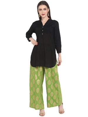 gold print flared palazzo - 16850911 - Standard Image - 4