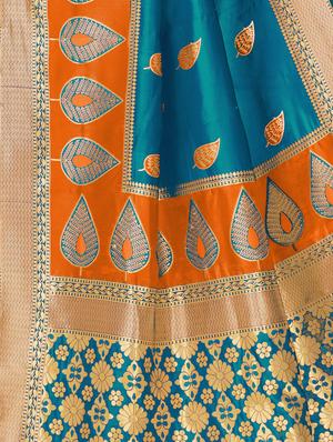 bordered woven saree with blouse - 16860415 - Standard Image - 3