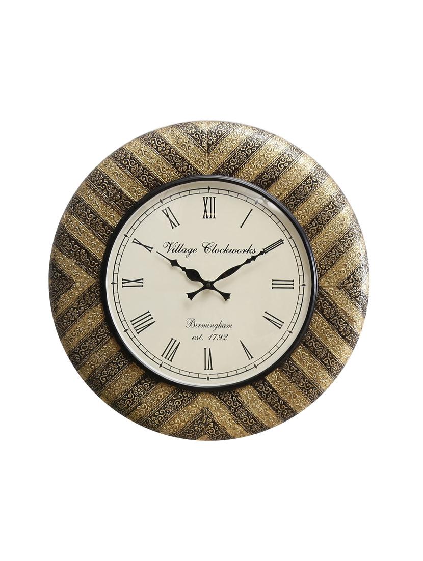 wooden analog vintage wall clock - 16865814 - Zoom Image - 2