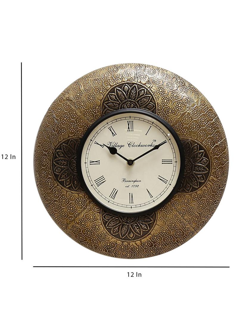 wooden analog vintage wall clock - 16865817 - Zoom Image - 4