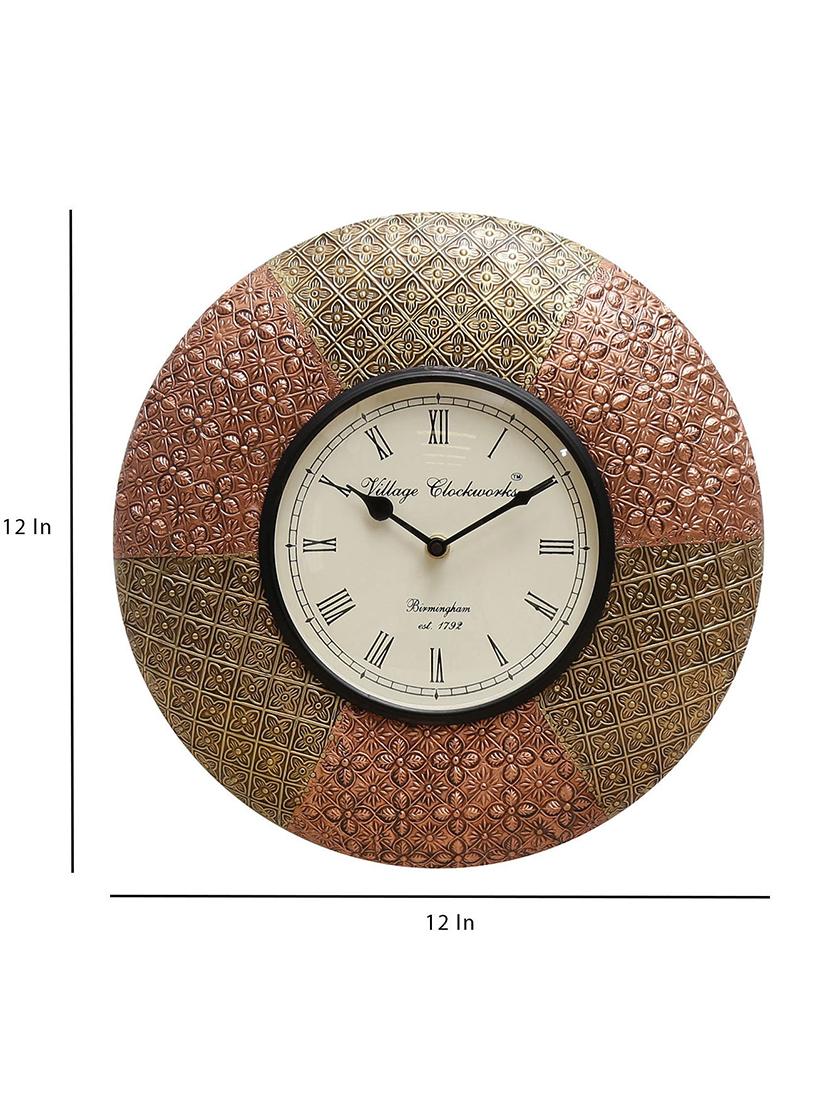 wooden analog vintage wall clock - 16865818 - Zoom Image - 4