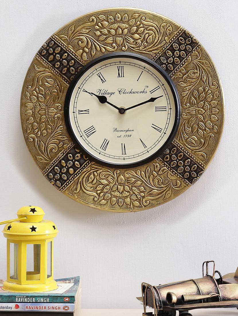wooden analog vintage wall clock - 16865821 - Zoom Image - 1