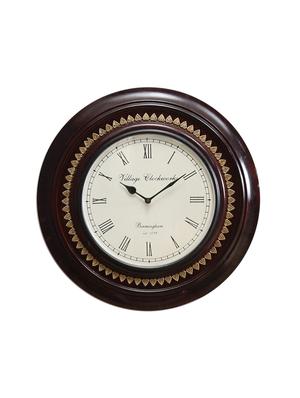 brown wooden analog vintage wall clock - 16865822 - Standard Image - 2