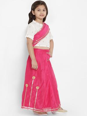 pink silk blend plain saree - 16871603 - Standard Image - 2