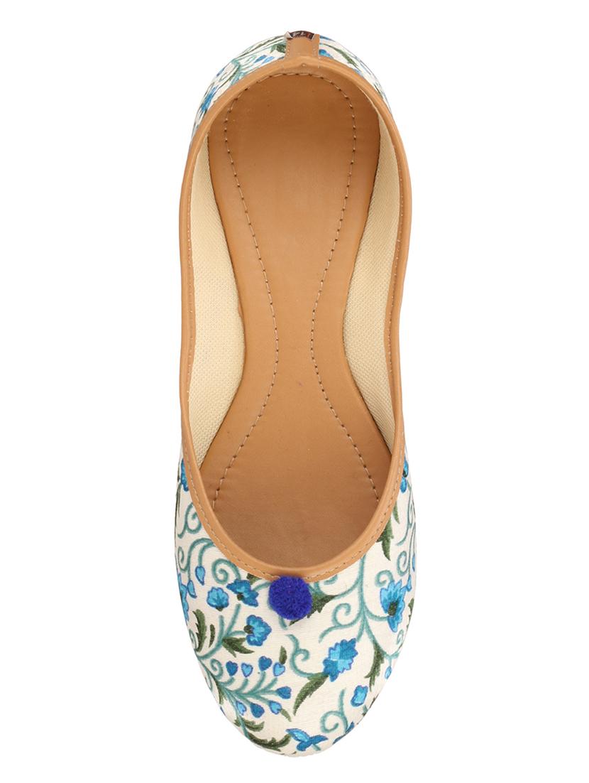 blue slip on jutis - 16878144 - Zoom Image - 4