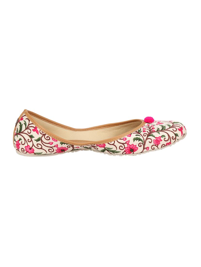 pink slip on jutis - 16878145 - Zoom Image - 2