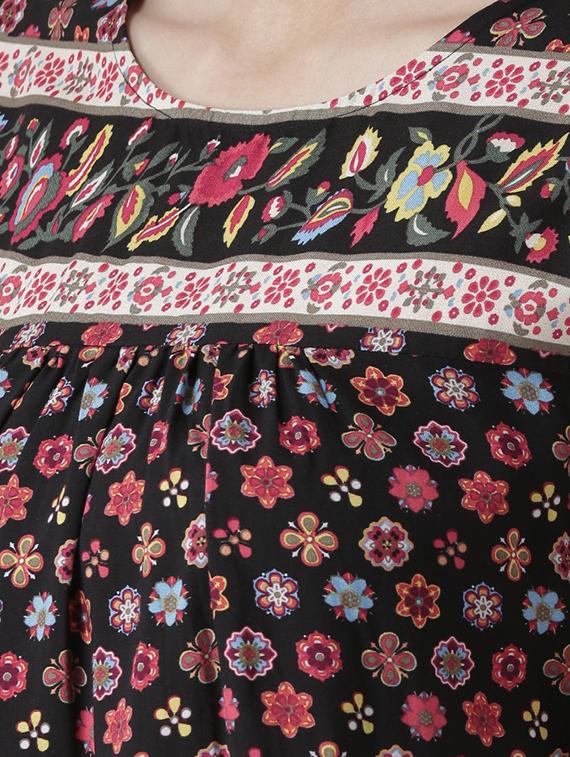 round neck floral top - 16878385 - Zoom Image - 5