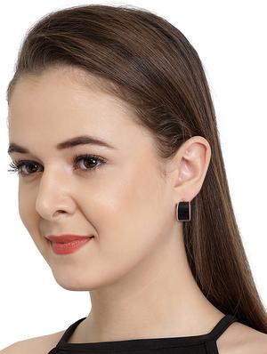 black metal studs earring - 16884156 - Standard Image - 5