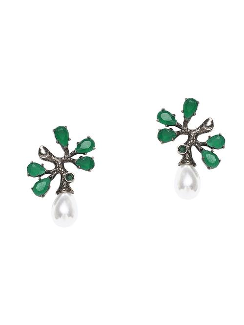 green brass studs earring - 16888113 - Standard Image - 1