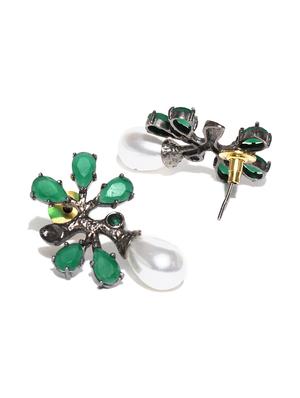 green brass studs earring - 16888113 - Standard Image - 2