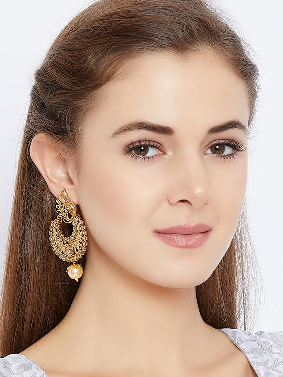 gold metal chandellier earring - 16889062 - Zoom Image - 4