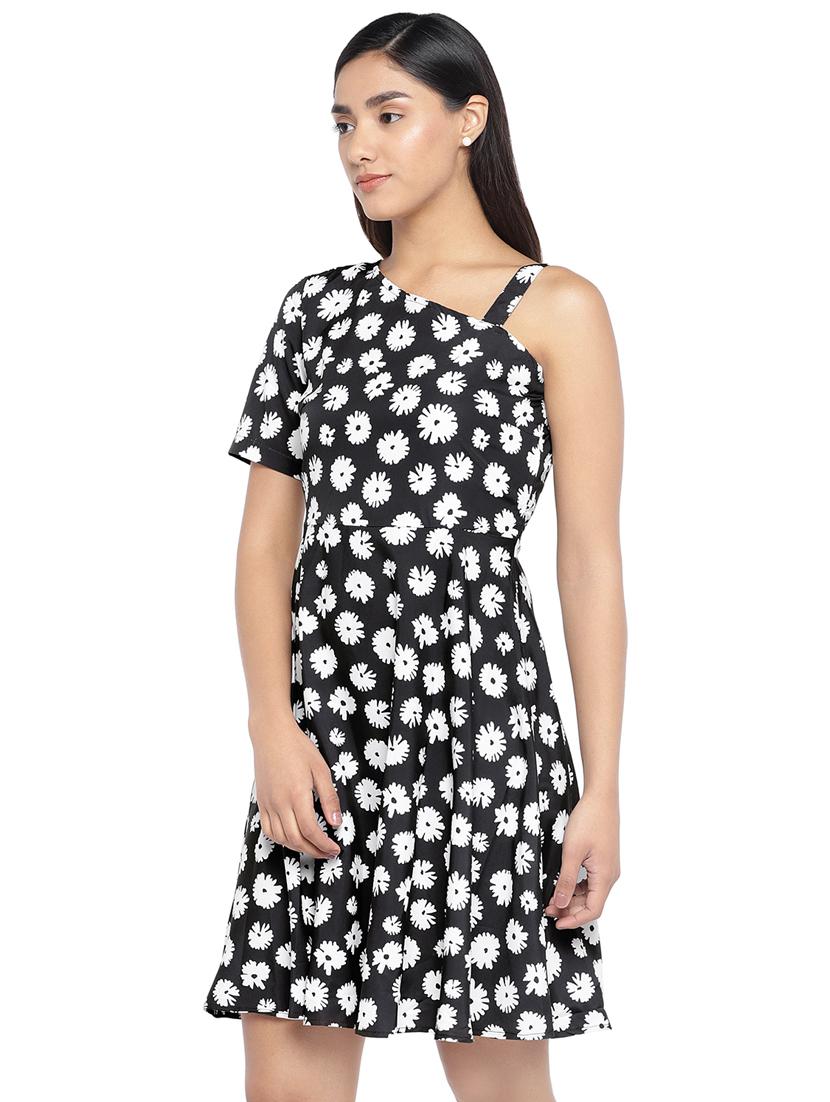 single shoulder floral a-line dress - 16889823 - Zoom Image - 2