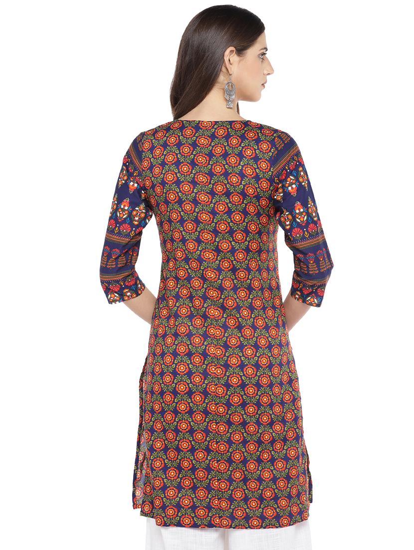 floral straight kurta - 16891281 - Zoom Image - 3