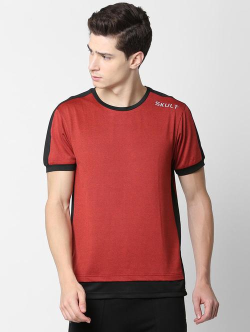 red taped t-shirt - 16895638 - Very Small Image - 1