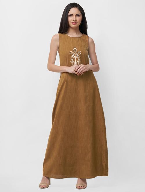 round neck embroidered maxi dress - 16896973 - Standard Image - 1