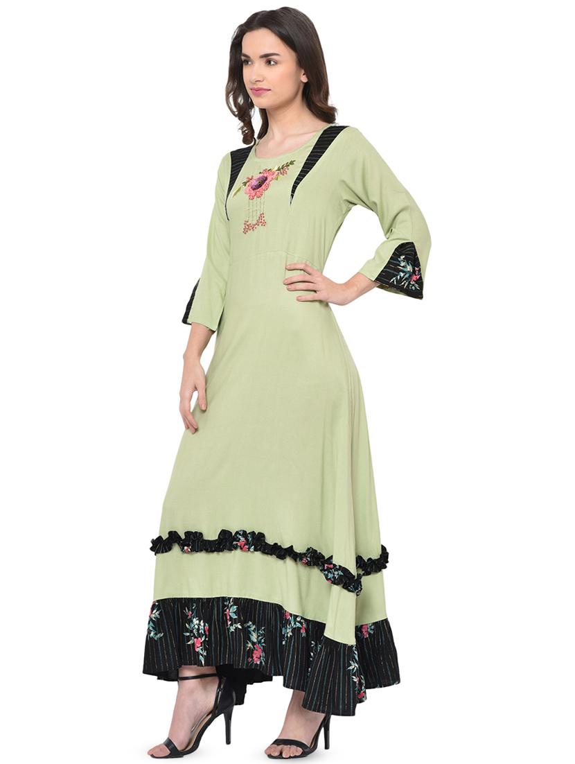 embroidered a-line kurta - 16908976 - Zoom Image - 2