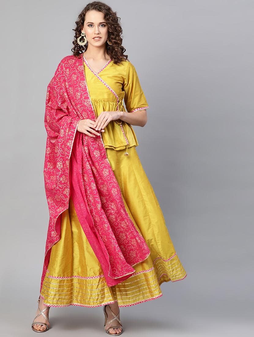 contrast dupatta a-line lehenga - 16909860 - Zoom Image - 1
