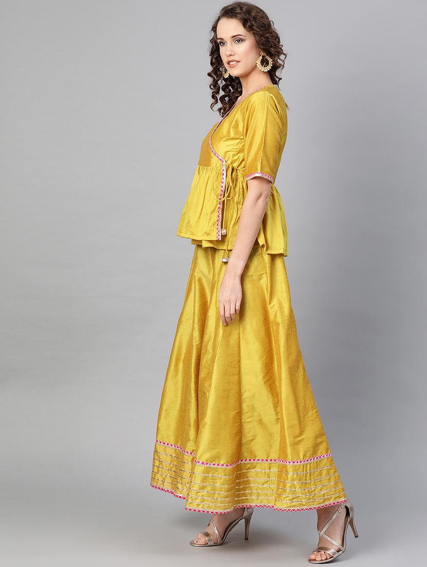 contrast dupatta a-line lehenga - 16909860 - Zoom Image - 2