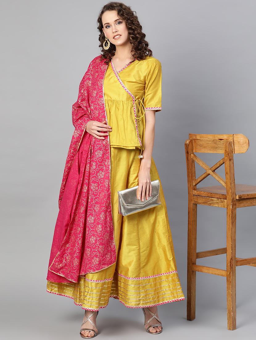 contrast dupatta a-line lehenga - 16909860 - Zoom Image - 4