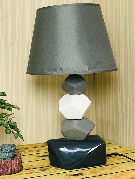 elegant grey colour ceramic table lamp - 16911168 - Zoom Image - 1