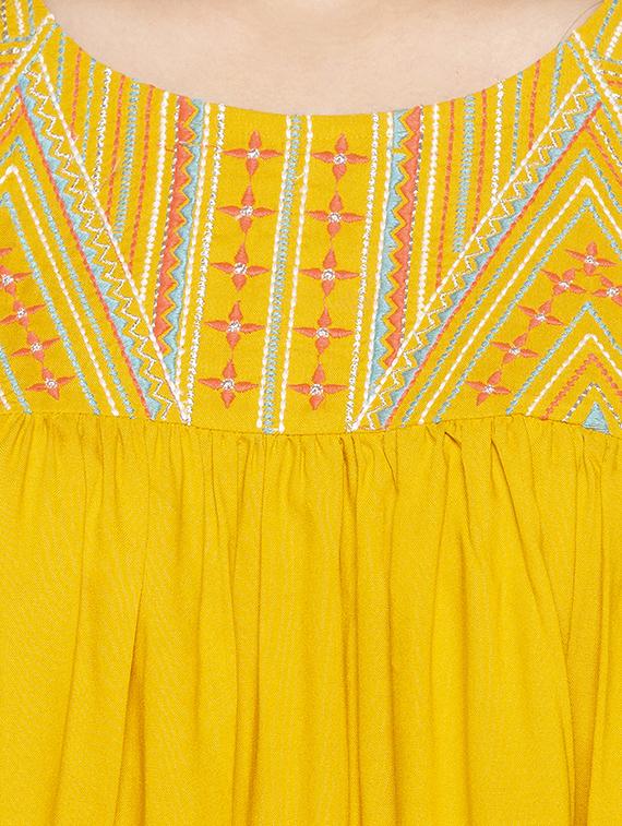 round neck embroidered top - 16915607 - Zoom Image - 4