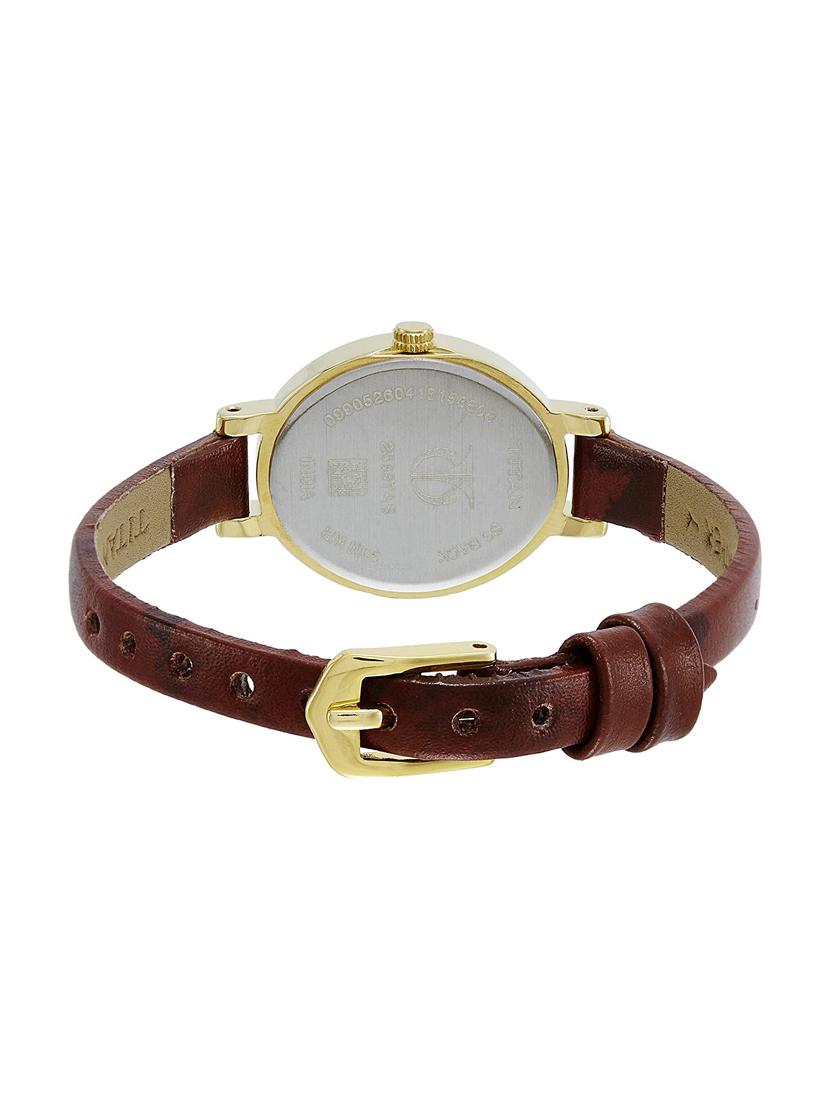 titan karishma analog champagne dial women's watch - 2599yl01 - 16920985 - Zoom Image - 3