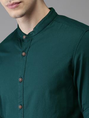 bottle-green solid casual shirt - 16921427 - Standard Image - 4