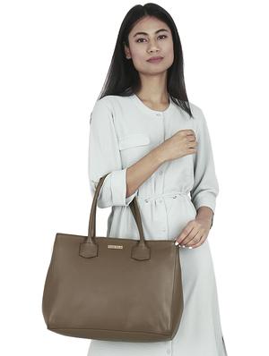beige leatherette (pu) regular handbag - 16923823 - Standard Image - 5