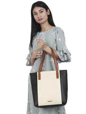 white leatherette (pu) regular handbag - 16923849 - Standard Image - 5