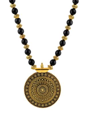 gold metal pendants and earring - 16931841 - Standard Image - 3