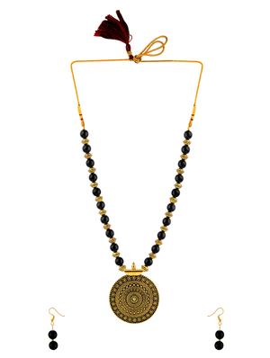 gold metal pendants and earring - 16931841 - Standard Image - 4