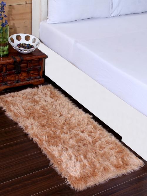 soft polyester anti slip feather runner - 16933324 - Standard Image - 1