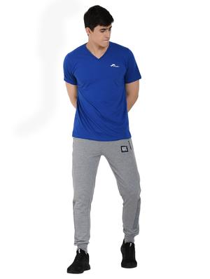 blue solid t-shirt - 16933523 - Standard Image - 4