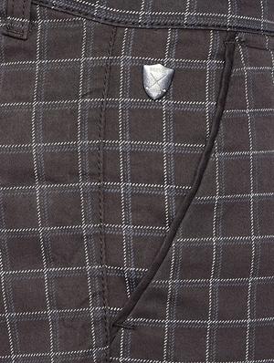 grey checkered bermuda shorts - 16934733 - Standard Image - 5